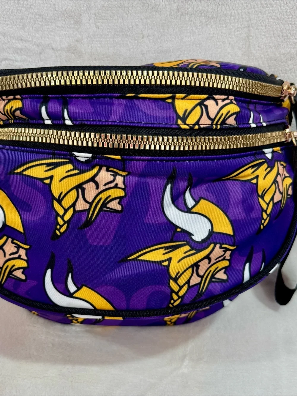 New Vikings Crossbody Bum Bag w/ long strap size inclusive